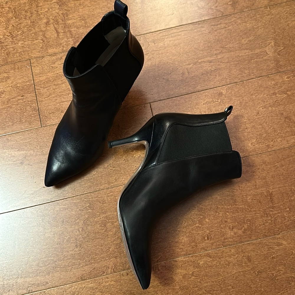 Michael Michael Kors leather bootie 6.5